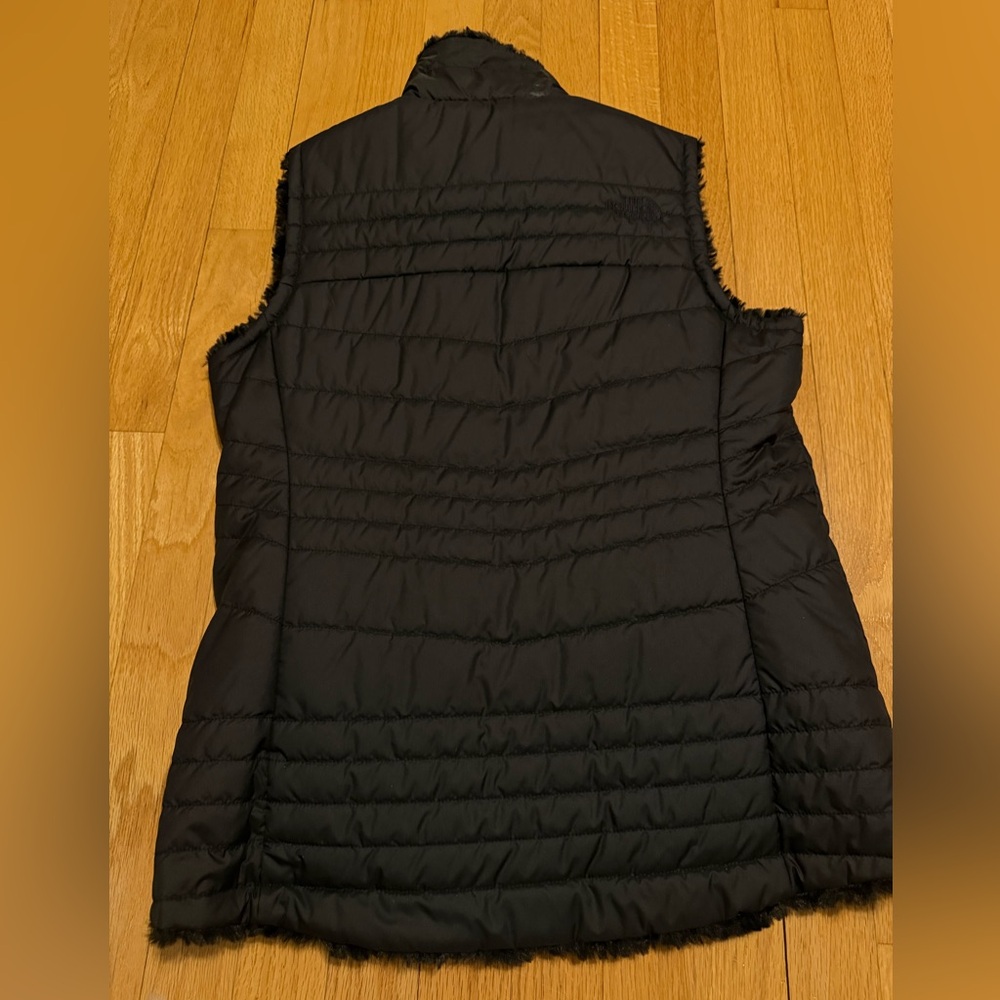 women’s north face vest - Picture 2 of 4